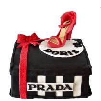 Торт Подарок от Prada