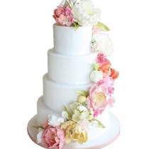 Весенний свадебный торт ─ сладкое напутствие молодым