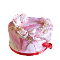 Красивый торт в розовых тонах