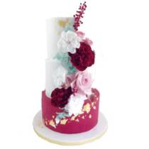 Свадебный торт в цвете марсала - еще аппетитнее, чем на фото!