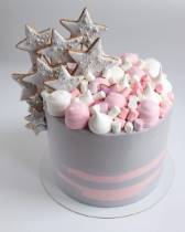 Торт дымчато-розовый с маршмеллоу и звездами