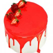 Торт на день рождения с клубникой в красных тонах