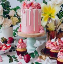 Торт розовая фантазия в потеках