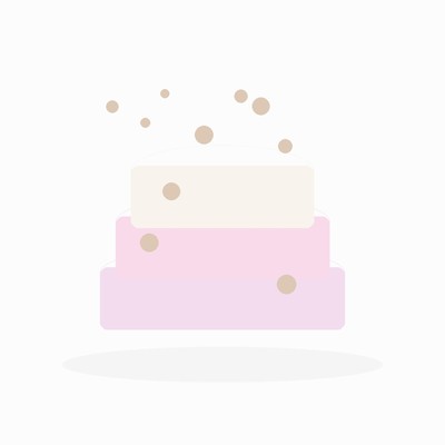 Торт нежный детские торты в виде платья для девочки с карамельным drip