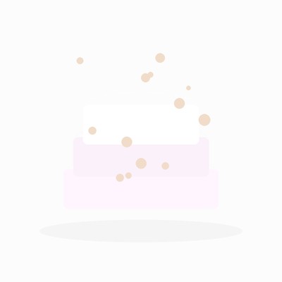 Торт нежный леди баг с ягодным венком