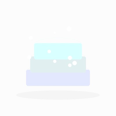 Торт нежный с зайчиком с macarons и ягодным топпингом