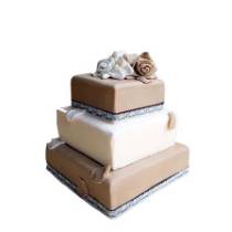 Торт квадратный белый с шоколадом