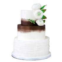 Торт белый с шоколадом и цветами