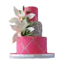 Изящные торты на свадьбу с лилиями (фото)