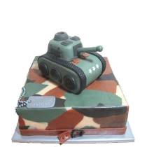 Торт в форме танка - сладкий вкус оригинальной подачи