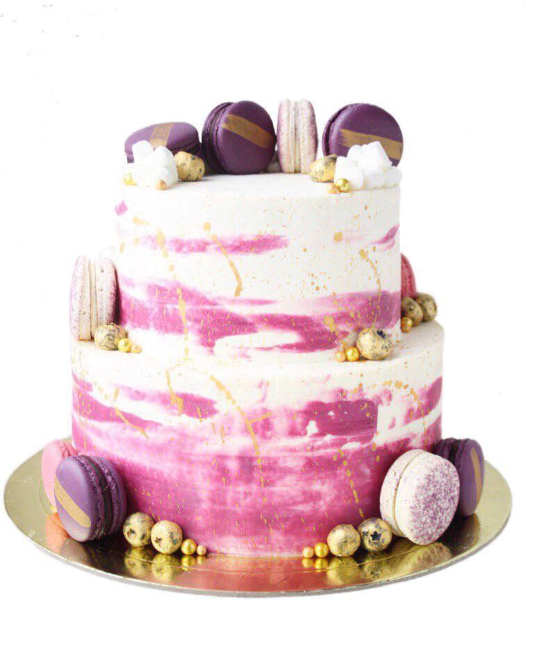 Торт с Macarons в фиолетовом цвете