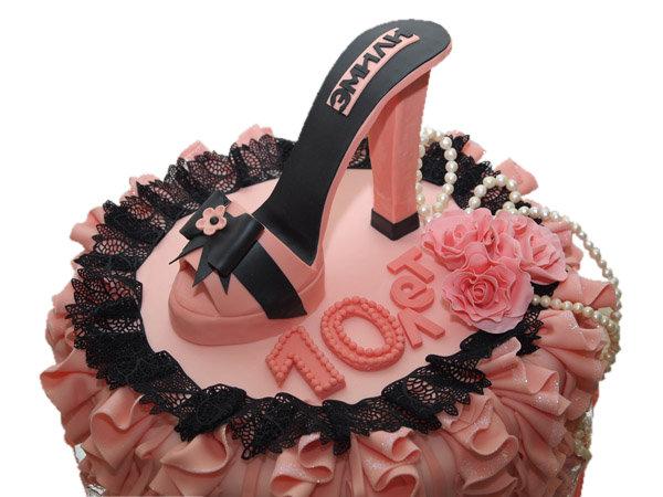 Торт туфелька в розовом на 10 лет для девочки