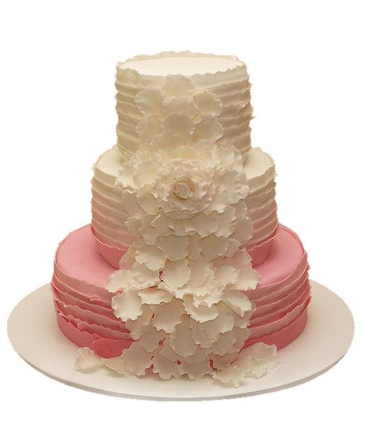 Торт белоснежные лепестки на бело-розовом