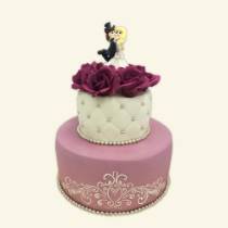 Торт с Женихом и невестой в марсаловом цвете