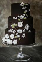 Торт с цветами сакуры шоколадный