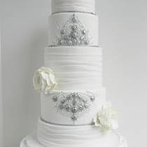 Торт с цветами шестиярусный и серебром
