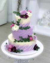 Торт с цветами сиренево-белый