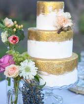 Торт трехъярусный бело-золотой