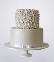 Торт с цветами двухъярусный посеребренный