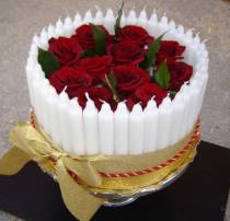 Торт розы в свечах